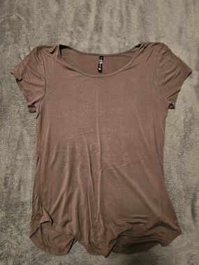 Women's Short Sleeve Scoop Neck Tee